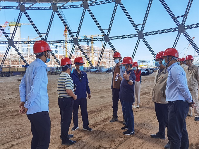 1、肖院士、董事长一行在项目现场视察指导工作.jpg 1、肖院士、董事长一行在项目现场视察指导工作.jpg